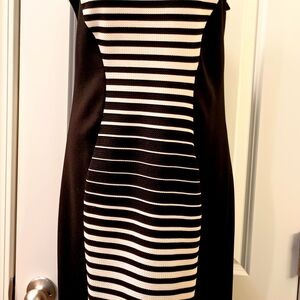 B famous USA Black and White Striped Hourglass Form Dress Large